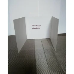 Geburtstagskarte für eine Frau in lila mit einem kleinen Wichtel