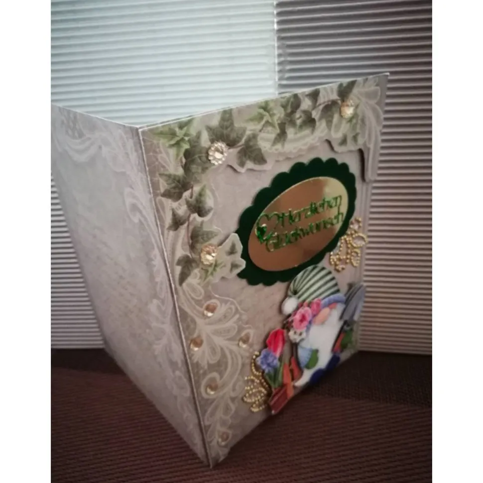 Geburtstagskarte für eine Frau, verspielt mit einem kleinen Wichtel