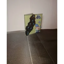 Geburtstagskarte für eine Frau verspielt mit einem kleinen Wichtel