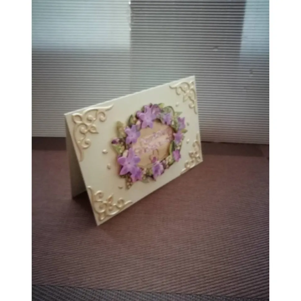 Geburtstagskarte für eine Frau mit lilafarbenen Blumen