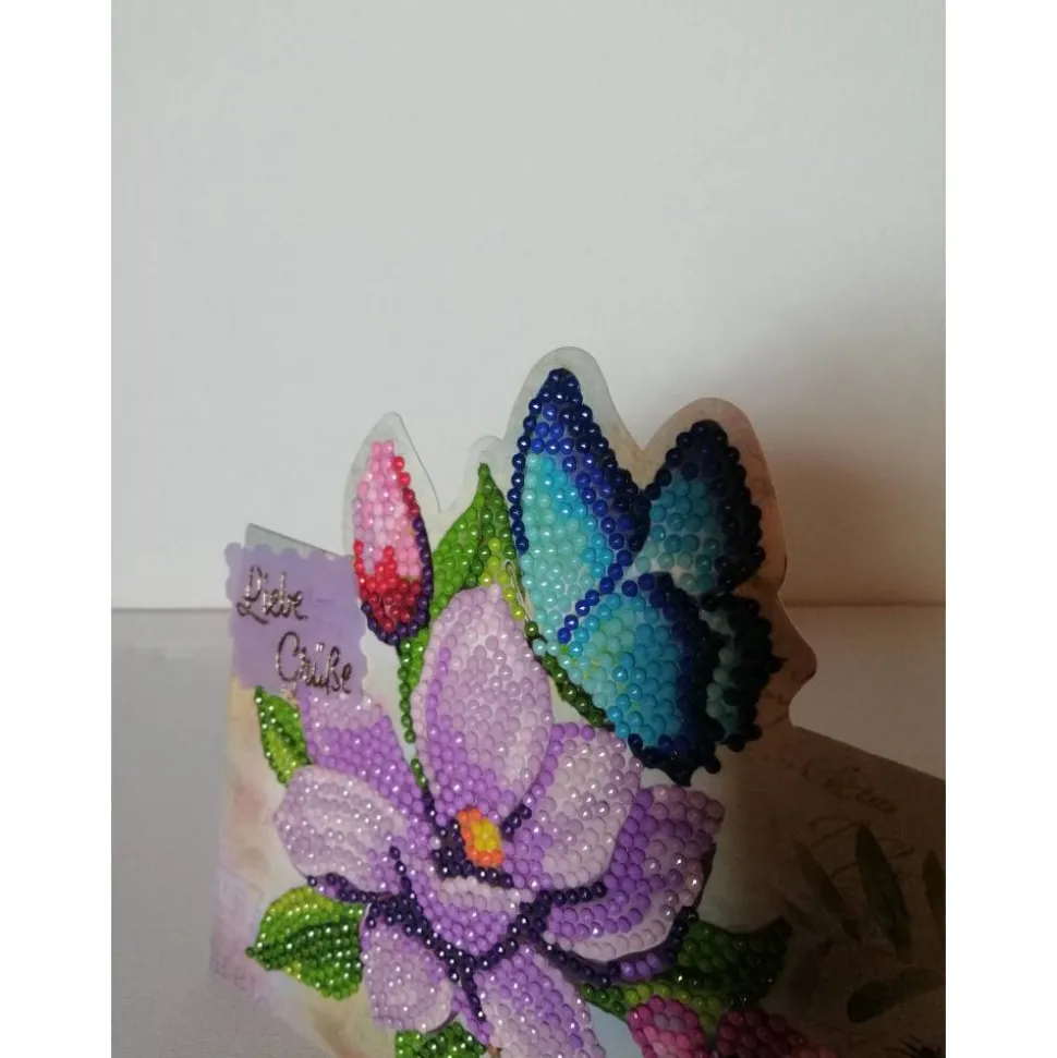 Geburtstagskarte für eine Frau mit lilafarbenen Blumen