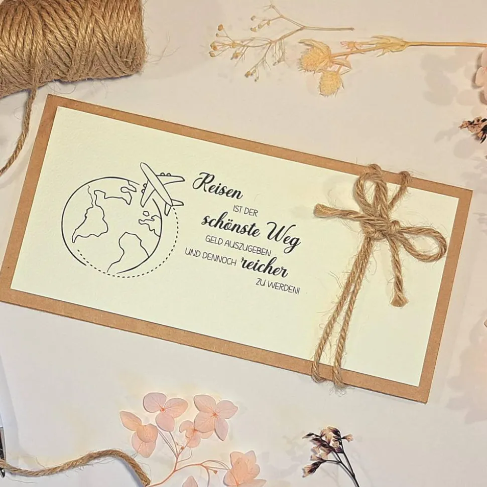 Geburtstagskarte für Reiseliebhaber – Geldgeschenk & Gutscheinverpackung mit Globus und Juteschleife