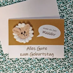 Geburtstagskarte Schaf - Wieder ein Jahr määähr - gehäkelt mit Wunschtext