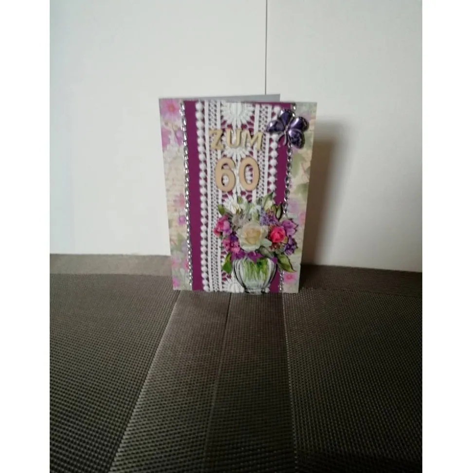 Geburtstagskarte zum 60 für eine Frau, verspielt , Blumen, Lila