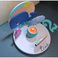 Geburtstagsteller - Motiv: Wal - mit Kind - Holz - handbemalt - Geburtstag - Kerzenhalter - Deko - mit Namen