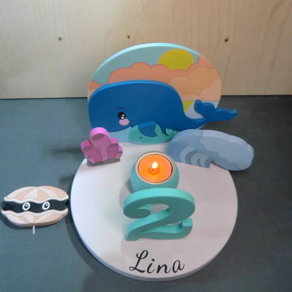 Geburtstagsteller - Motiv: Wal - mit Kind - Holz - handbemalt - Geburtstag - Kerzenhalter - Deko - mit Namen