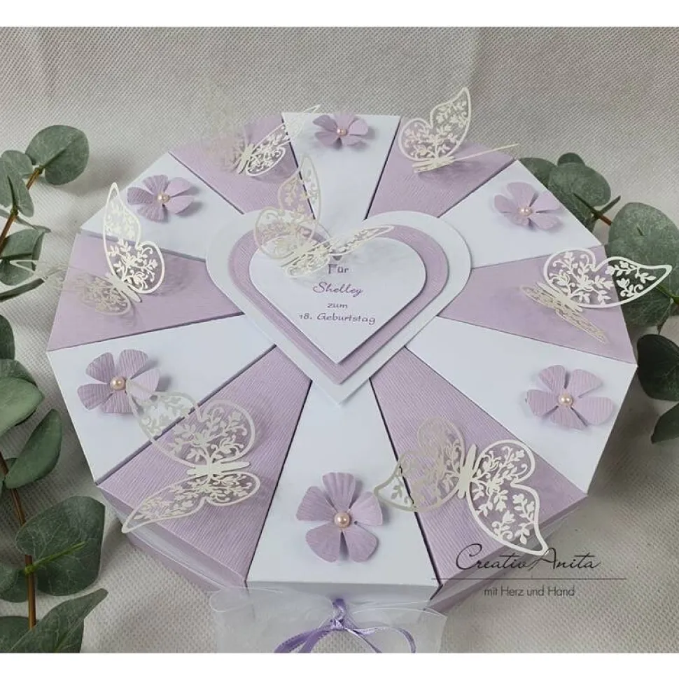 Geburtstagtorte Torte SCHMETTERLINGE FLIEDER-WEISS