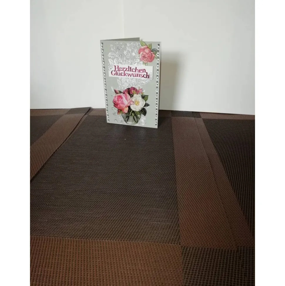 Geburtststagskarte für eine Frau mit rosafarbenen Rosen