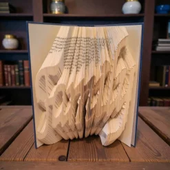 Gefaltete Bücher – Upcycling – Deko & Geschenkidee - Family