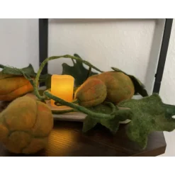 Gefilzte Kürbisranke – handgemachte Herbstdeko mit Blättern & Kürbissen, ca. 120 cm lang