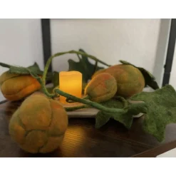 Gefilzte Kürbisranke – handgemachte Herbstdeko mit Blättern & Kürbissen, ca. 120 cm lang