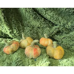 Gefilzte Kürbisse –  handgemachte Wollfilz-Deko in Herbstfarben, ca. 8–10 cm Durchmesser