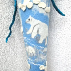 gefilzte Schultüte mit Eisbären und Pinguin Arktis