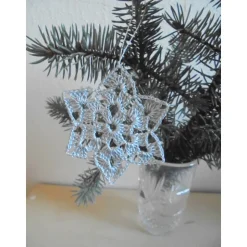 Gehäkelte Häkelsterne 8er Set silberfarben mit Glitzerfaden – Handgemachte Weihnachtsdeko