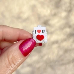 Gehäkelte Mini Rose im Glasflakon mit Briefanhänger und persönlicher Nachricht (microcrochet)