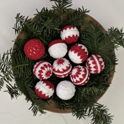 gehäkelte Weihnachtsbaunkugeln