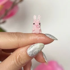 Gehäkelter bunter Mini Osterhase (microcrochet)