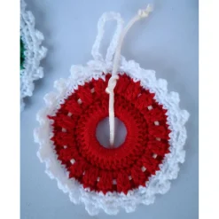 gehäkelter Geschenkanhänger/Baumschmuck für Weihnachten