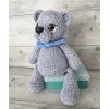 Gehäkelter grauer Teddybär mit blauem Kragen –  ca.28 cm