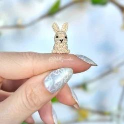 Gehäkelter Mini Osterhase mit Hut (microcrochet)