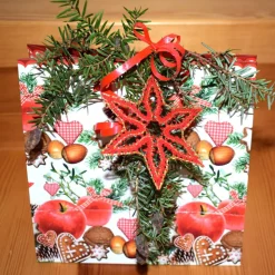 geklöppelter Stern 2 rot-gold