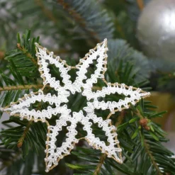 Geklöppelter Stern 2 weiß-gold – Handarbeit, 8 cm, filigraner Christbaumschmuck