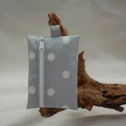 Geldbörse Mini aus Wachstuch Au Maison Punkte für EC-Karte, Geld, Medikamente, Pflaster, Schmuck, Kopfhörer