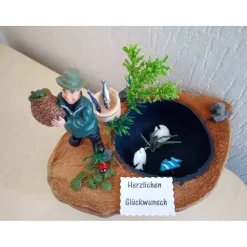 Geldgeschenk - Angler Angeln Angeltörn Fischen - Geburtstag - dekoriert auf einer Kokosnussschale