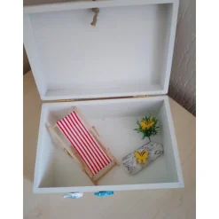 Geldgeschenk Box Urlauber – Frau oder Mann am Strand mit Palme, Muscheln & Innendeko – Geschenkidee für Strandurlauber