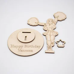 Geldgeschenk Cheerleader - aus Holz personalisiert