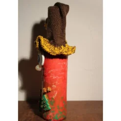 Geldgeschenk Dekofigur ROTWICHTEL Weihnachtswichtel witzige Upcyclingfigur aus Weinflasche, gestrickte Accessoires