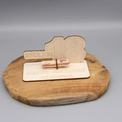 Geldgeschenk Endlich 18 - aus Holz personalisiert