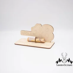 Geldgeschenk Endlich 18 - aus Holz personalisiert