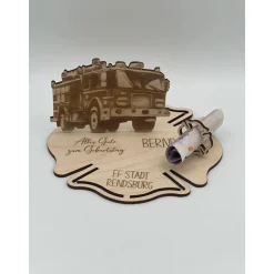 Geldgeschenk Feuerwehr aus Holz – Personalisiertes Geschenk für Feuerwehrleute & Fans