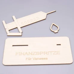 Geldgeschenk Finanzspritze - aus Holz personalisiert