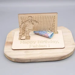 Geldgeschenk für Fussballfan - aus Holz personalisiert
