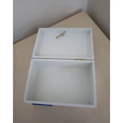 Geldgeschenk für Urlauber – Deko-Box mit junger Mann auf Luftmatratze am Strand – Sommer, Sonne, runder Geburtstag