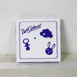 Geldgeschenk Geburt, mit lustigem Buch, weiß lila, Geschenk zur Geburt