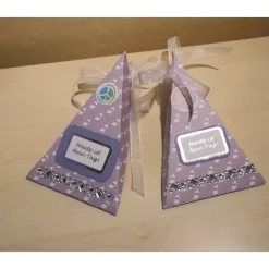 Geldgeschenk Geburtstagskarte Dreieckschachtel lila mit Straßbordüre – originelle Verpackung für Jugendweihe & Geburtstag