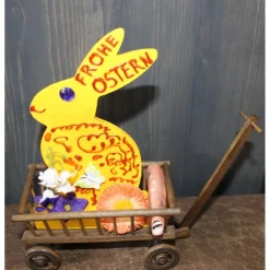 Geldgeschenk HASERL IM LEITERWAGEN zu Ostern Holzosterhase in einem kleinen Leiterwagen, bemalt mit Acrylfarben