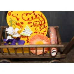 Geldgeschenk HASERL IM LEITERWAGEN zu Ostern Holzosterhase in einem kleinen Leiterwagen, bemalt mit Acrylfarben