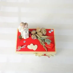 Geldgeschenk Hochzeit, Hochzeitsgeschenk, natur rot, Holzbox mit Brautpaar Figur
