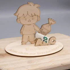 Geldgeschenk Junge mit Zuckertüte - aus Holz personalisiert