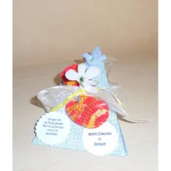 Geldgeschenk Konfirmation, Kommunion & Taufe – Dreieckschachtel mit Socke & Schlüsselanhänger