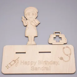 Geldgeschenk Krankenschwester - aus Holz personalisiert