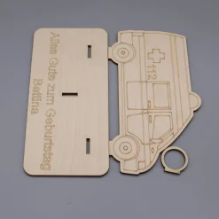 Geldgeschenk Krankenwagen - aus Holz personalisiert