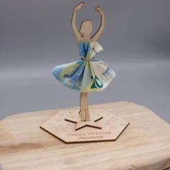 Geldgeschenk mit Ballerina stehend - aus Holz personalisiert
