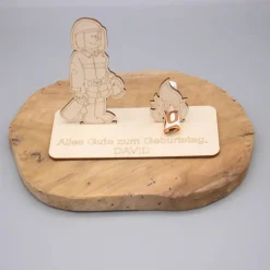 Geldgeschenk mit Feuerwehrmann - aus Holz personalisiert