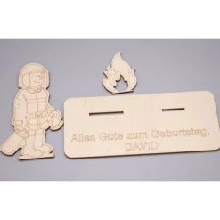 Geldgeschenk mit Feuerwehrmann - aus Holz personalisiert