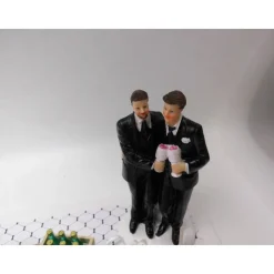 Geldgeschenk Männerhochzeit schwul – Geschenkidee mit Wein und Hochzeitstorte auf Leinwand